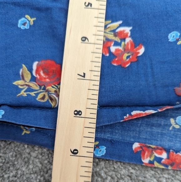 Hollister low rise cotton blend floral print shorts size Medium Bohemian - Picture 3 of 10